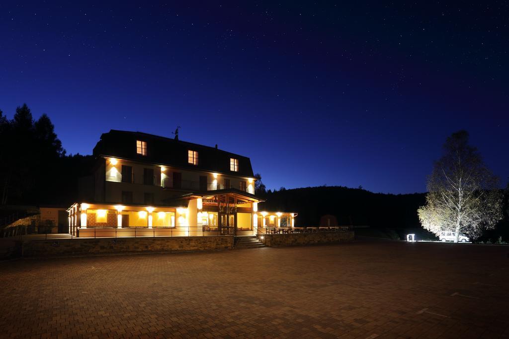 Hotel Ostrov Tisá Exterior foto